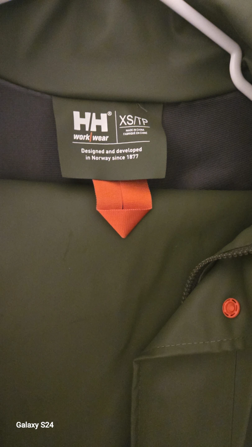 Brand new Helly Hansen Workwear Green Rain Jacket/Pants - photo 2