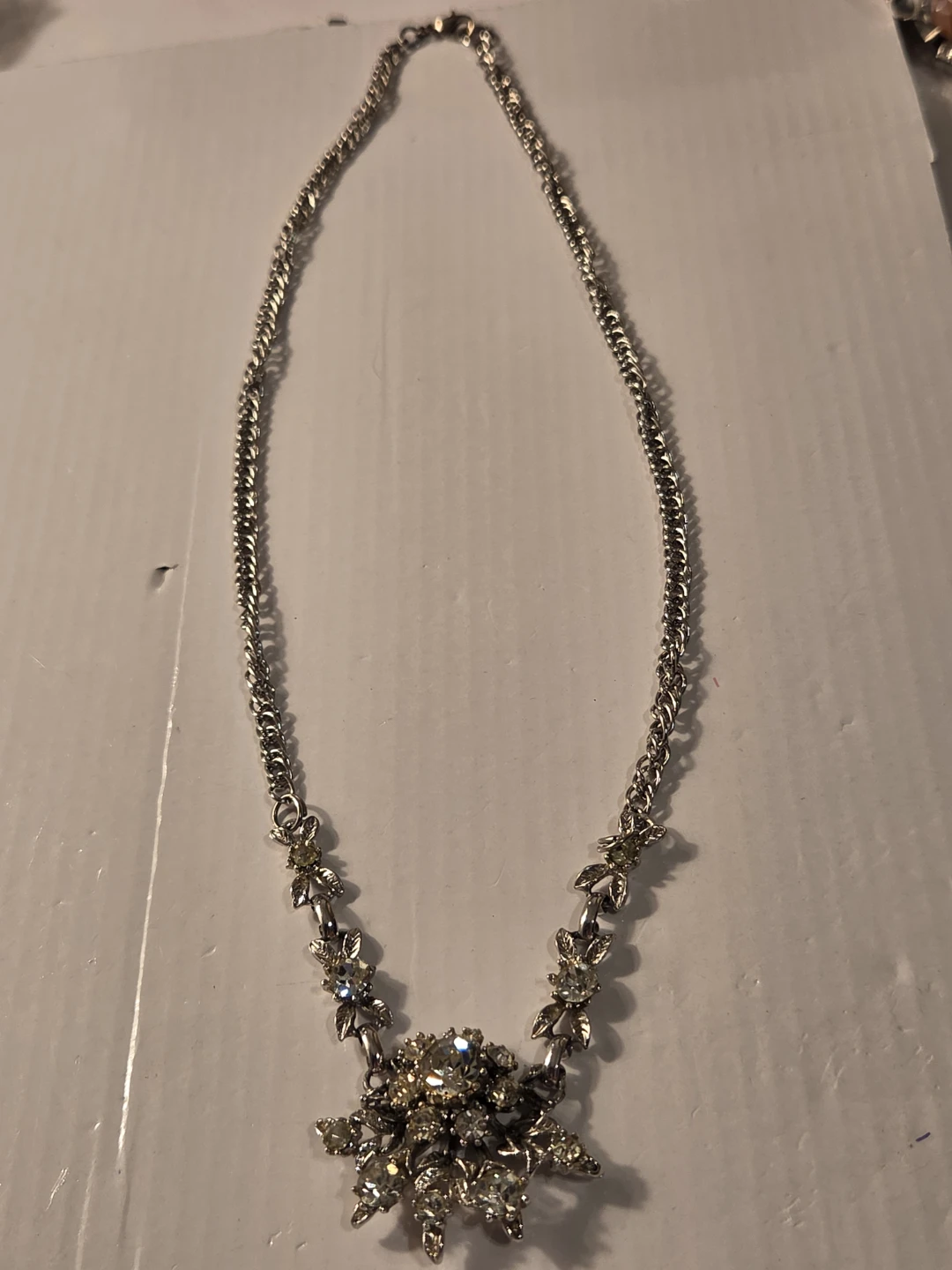 Rhinestone Flower Statement Necklace - photo 5