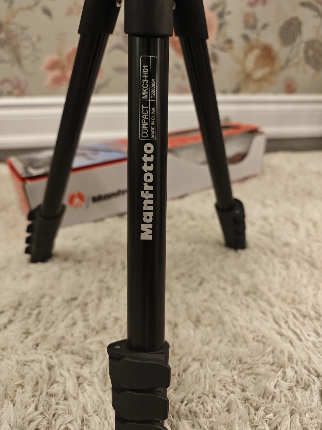 Manfrotto Compact MKC3-H01 Tripod - photo 2