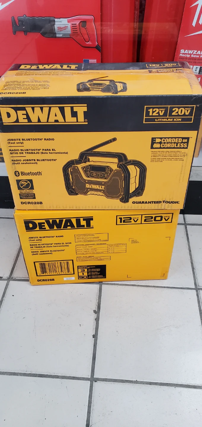 DEWALT 20V MAX Lithium-Ion Cordless Compact Bluetooth Radio