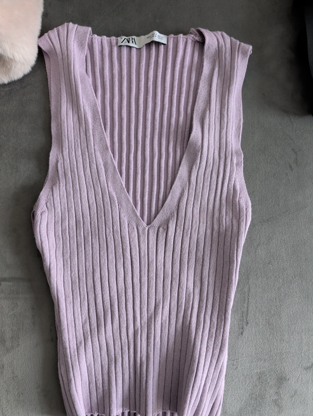 ZARA Purple Ribbed V-Neck Tank Top ⚽