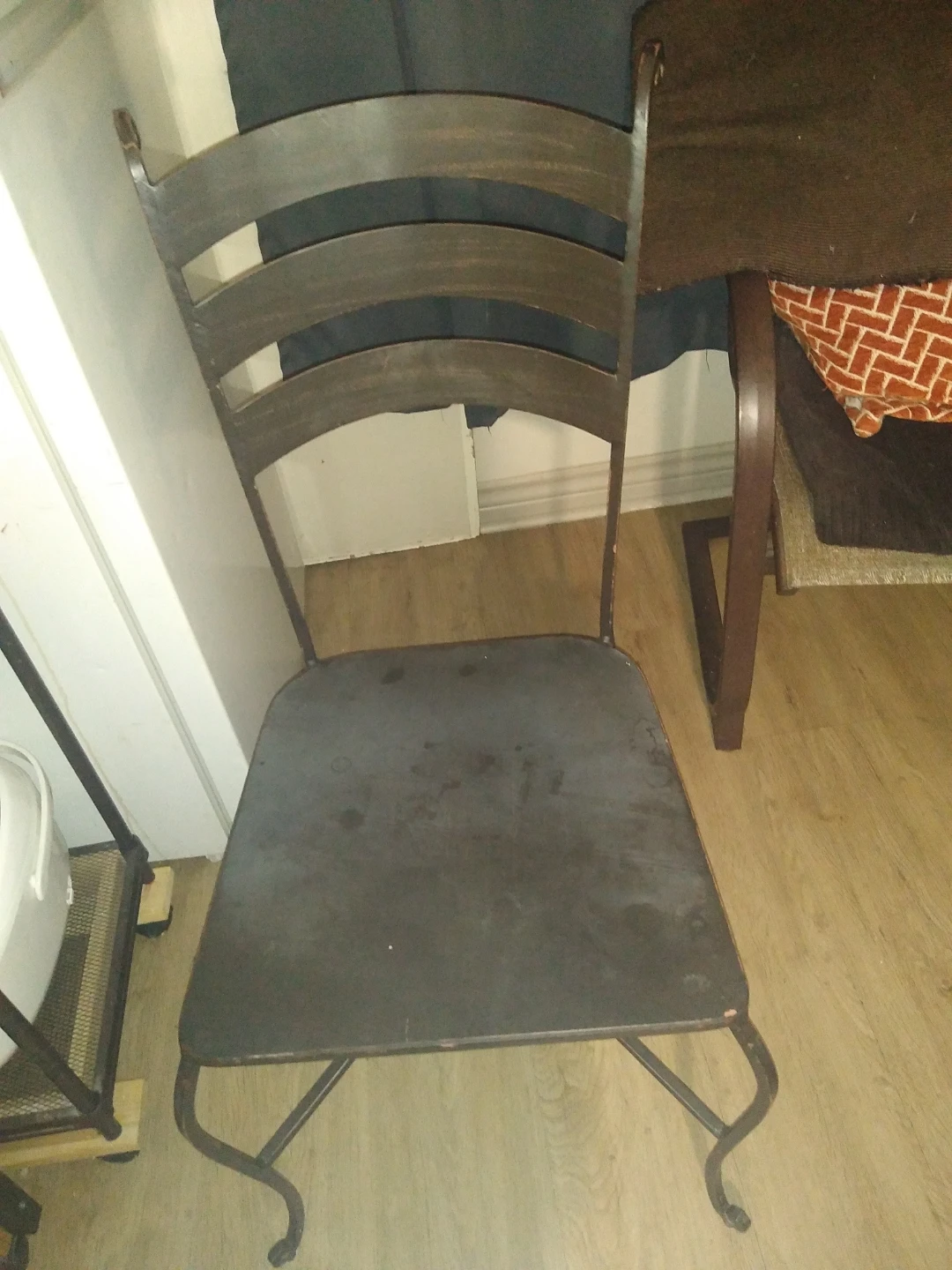 When they begin digging vintage wrought iron chair - photo 2