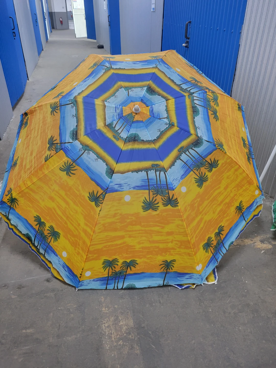 3 Beach Umbrellas - photo 4