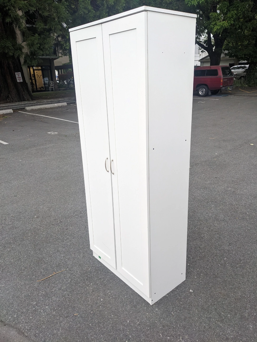 White Double Door Storage Cabinet , delivery available - photo 3