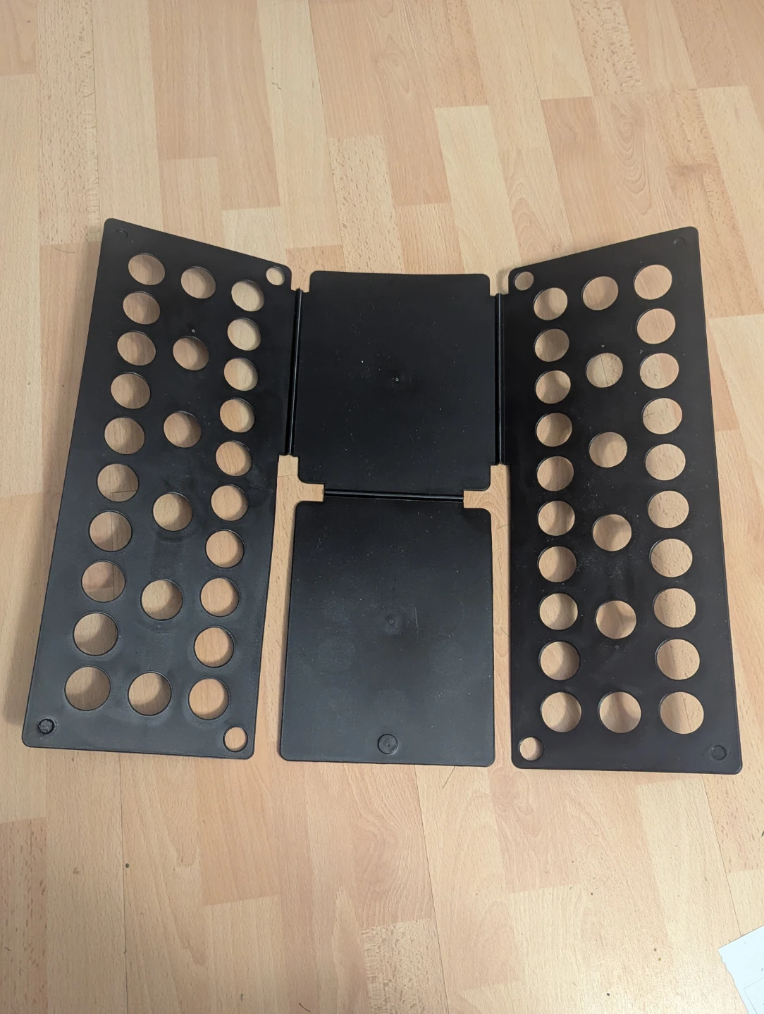 NEW Child size clothing folding board. For shirts, sweaters...