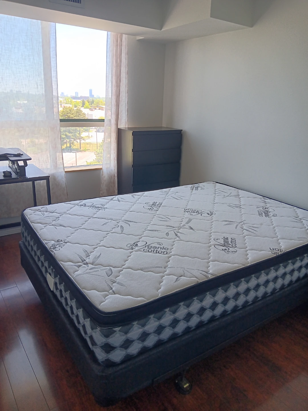 Queen mattress set
