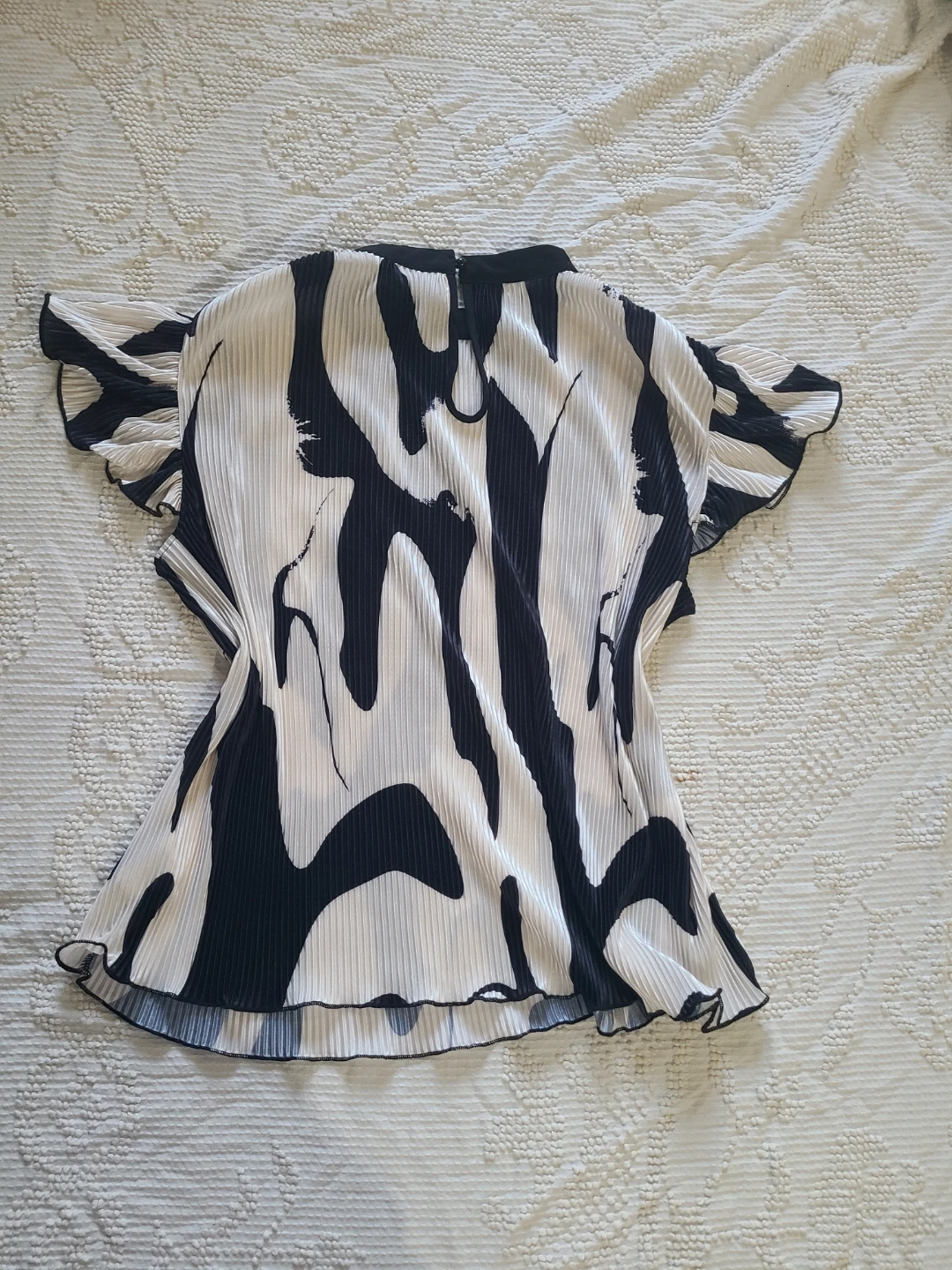 Black & White Pleated Top - Size L - photo 2