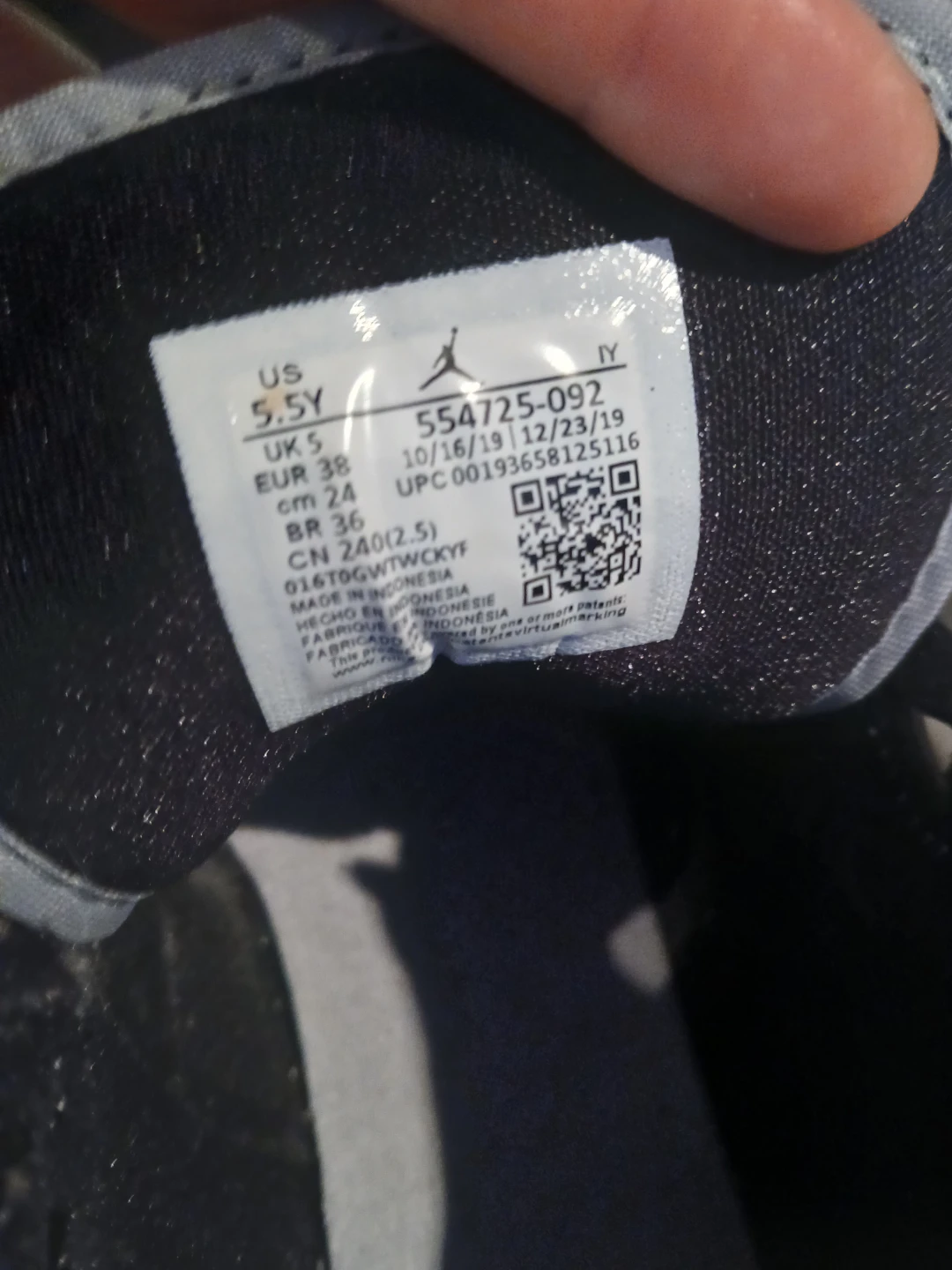 Air Jordan 1 Mid SE (GS) 5.5Y or W 38 - photo 4