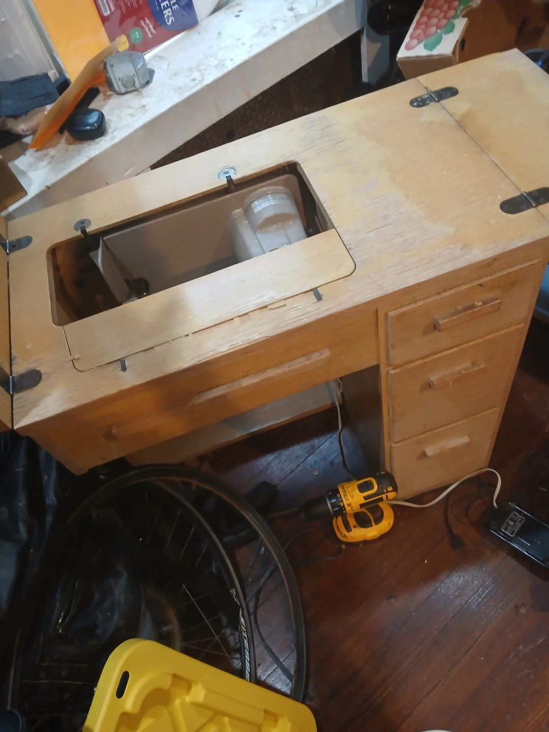Sewing machine - photo 2