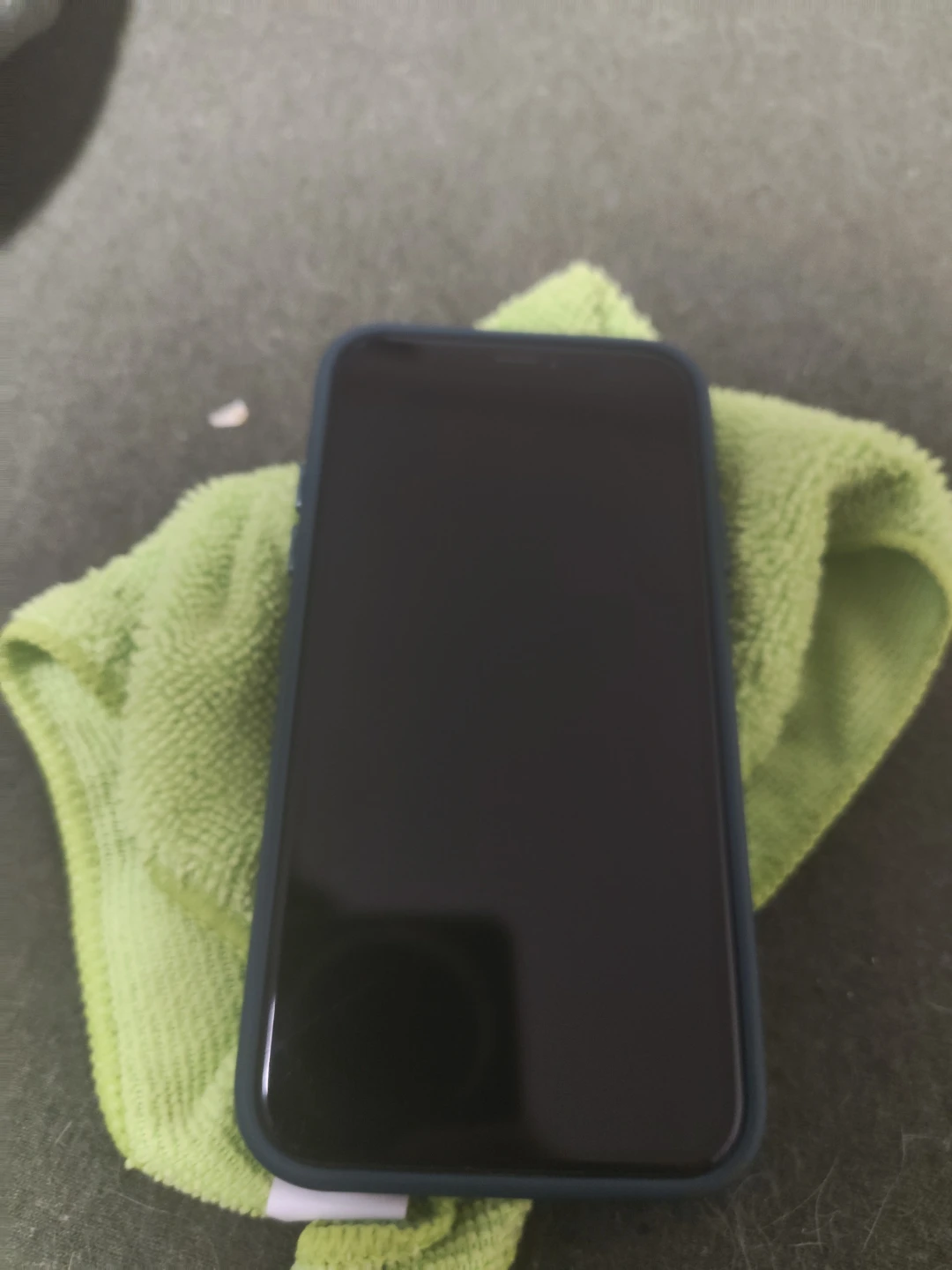 Apple iPhone XR - photo 2