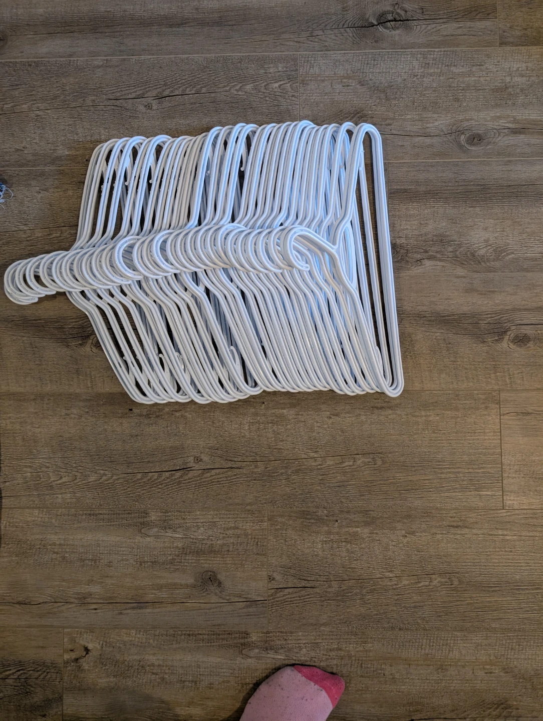 White Plastic Clothes Hangers (Set of 30) - photo 2