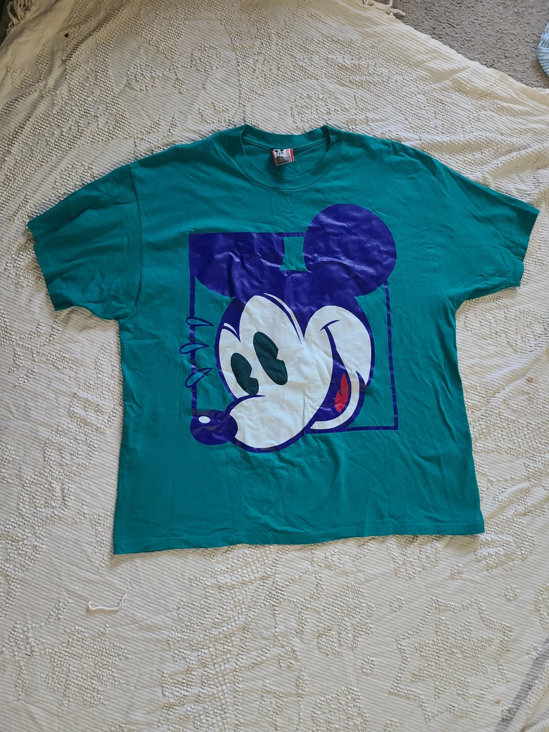 Disney Mickey Mouse T-Shirt Large/X-Large