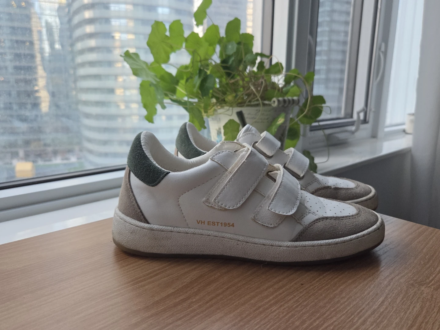 VH EST 1954 Sneakers - US 5.5 Claudia White w Green Accents - photo 2