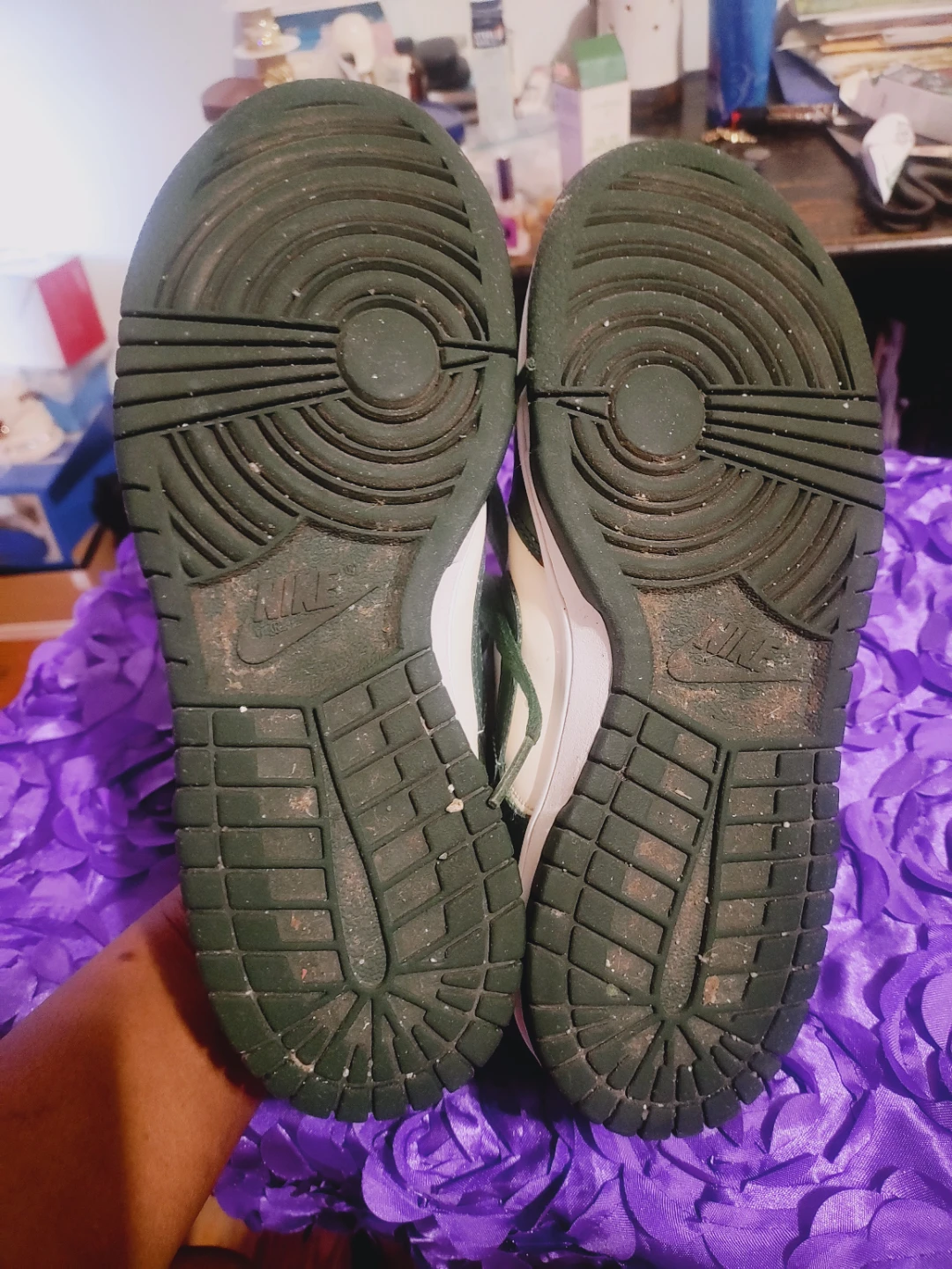 Nike Dunk Low Boys Green & White Size 5Y used - photo 4