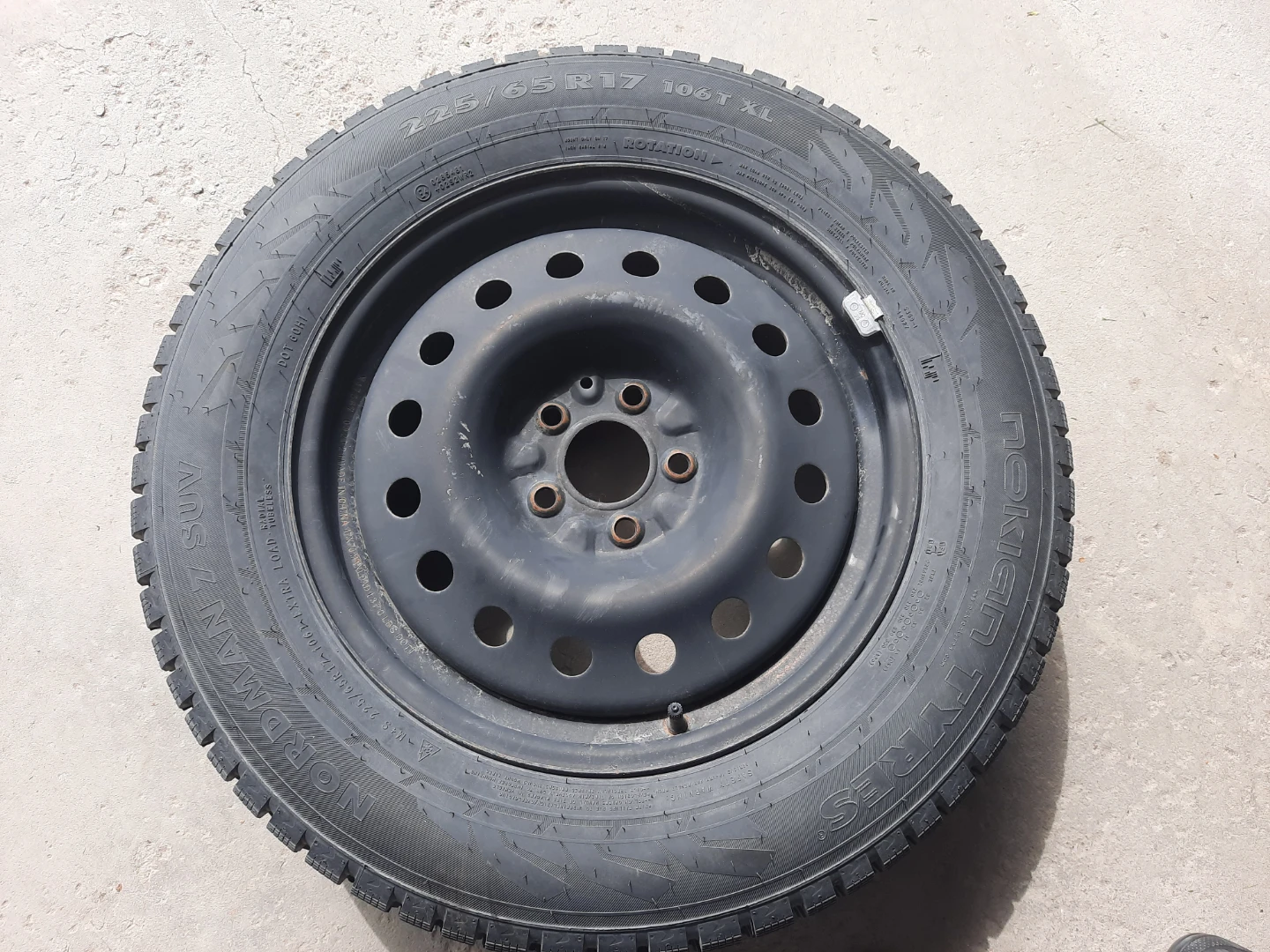Nokian WR SUV 3 Winter Tire with Steel Rim - 225/65R17 - photo 3