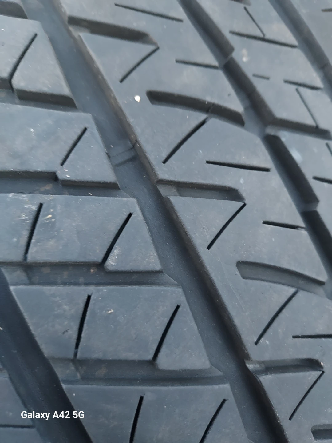 Bridgestone Drive Guard Tire 225/45R18 95W - photo 2