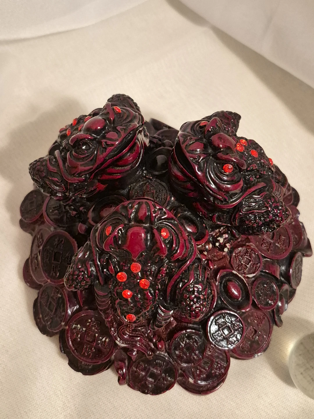 Beautiful Heavy Red Polyresin Feng Shui 3 Toads... - photo 5