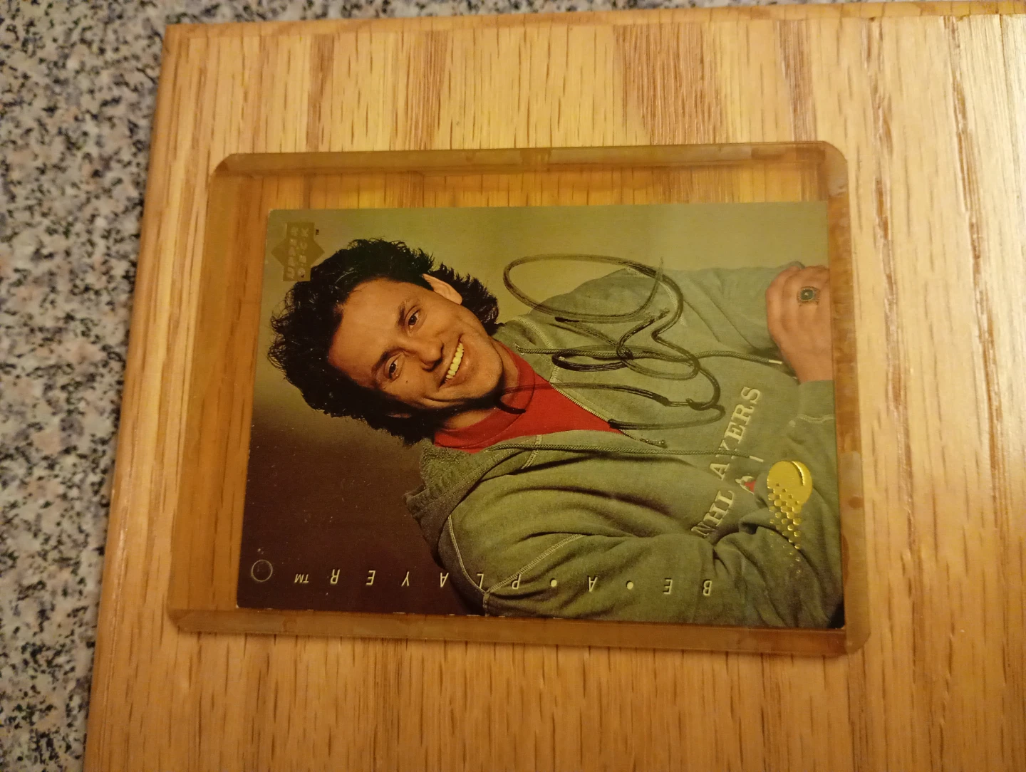 Doug Gilmour Toronto Maple Leafs Signed Photo & Card Plaque⚽ - photo 2
