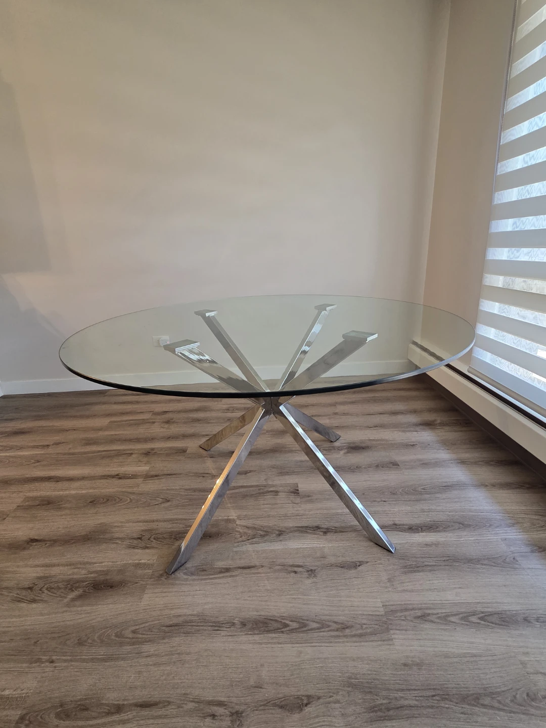 55" Round Glass Dining Table