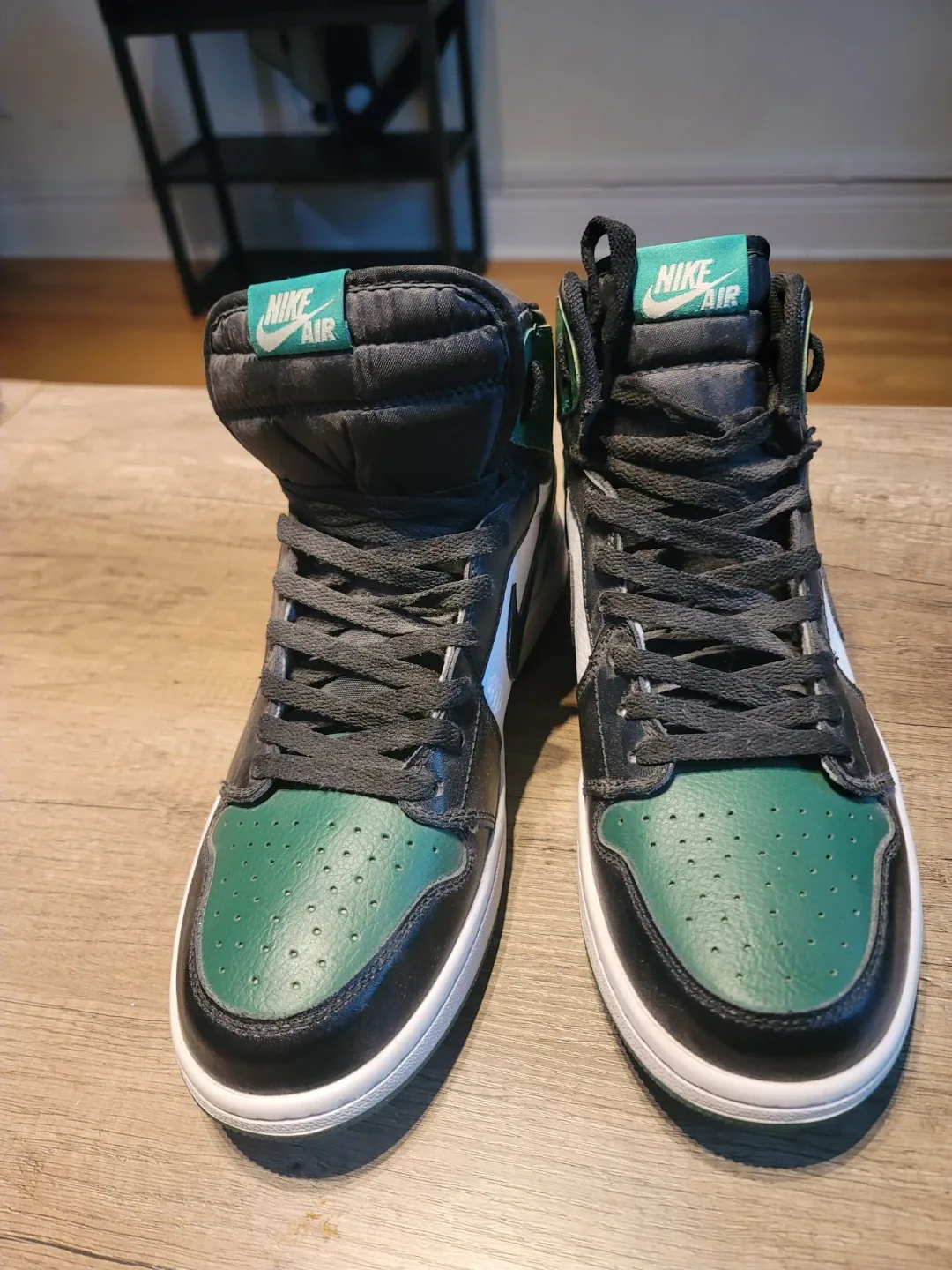 Classic Mid Sneakers
