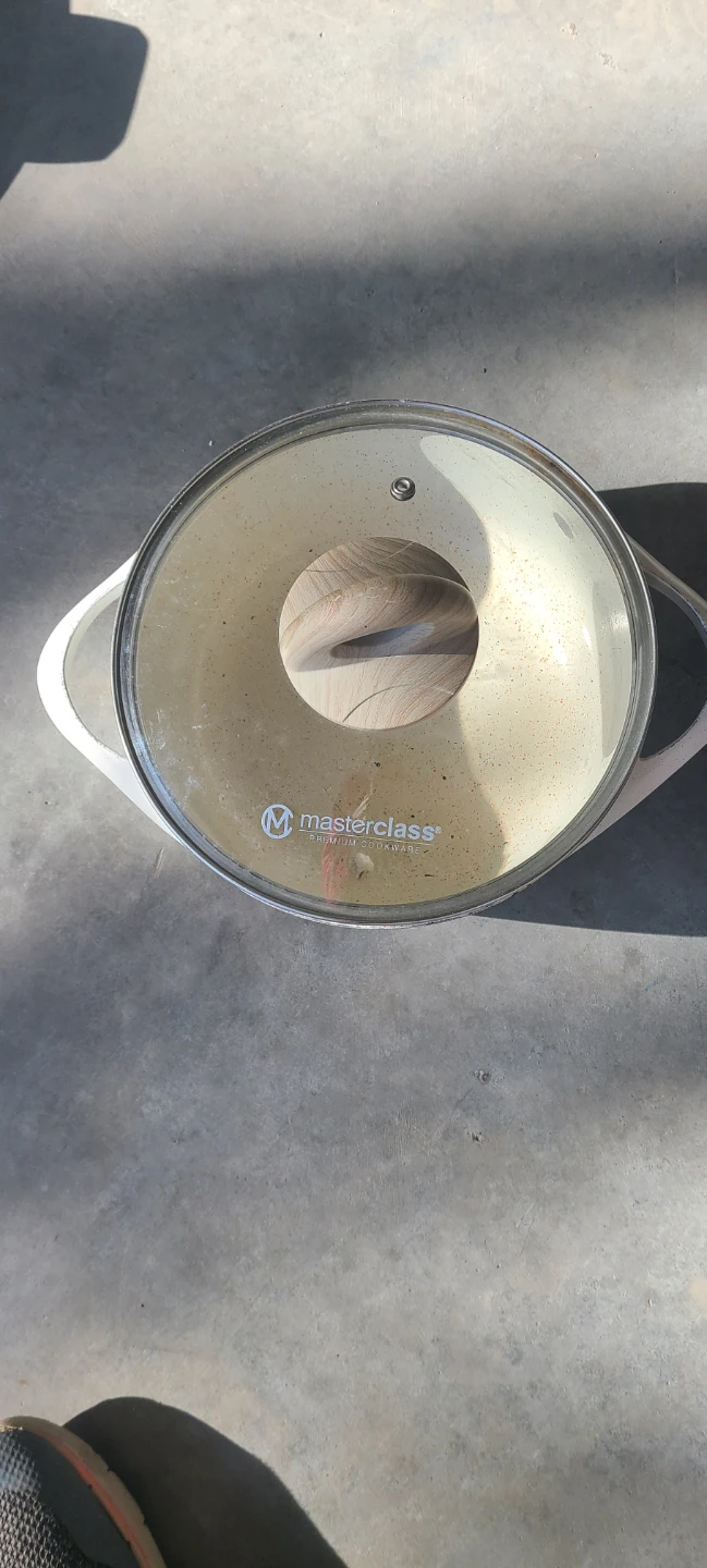 Beige stockpot