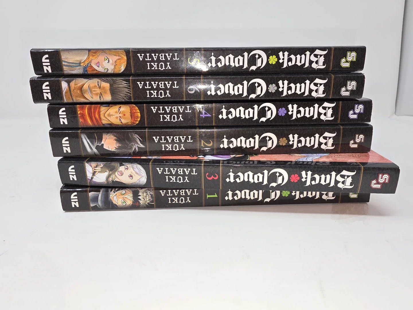 Black Clover Manga Volumes 1-6 ⚽️