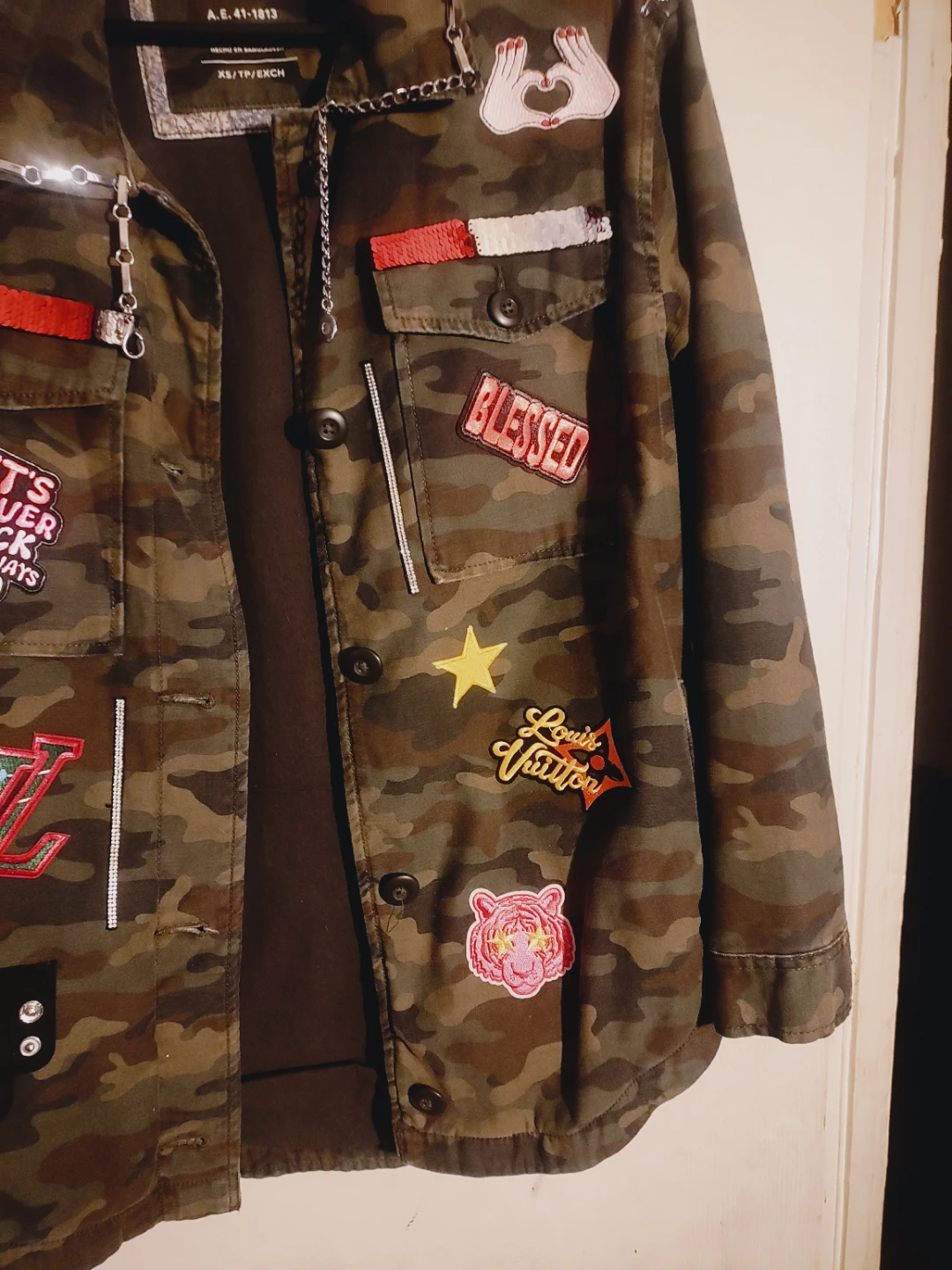 ⚽American Eagle Camo Jacket with Patches and Chains size XS/MED - photo 4