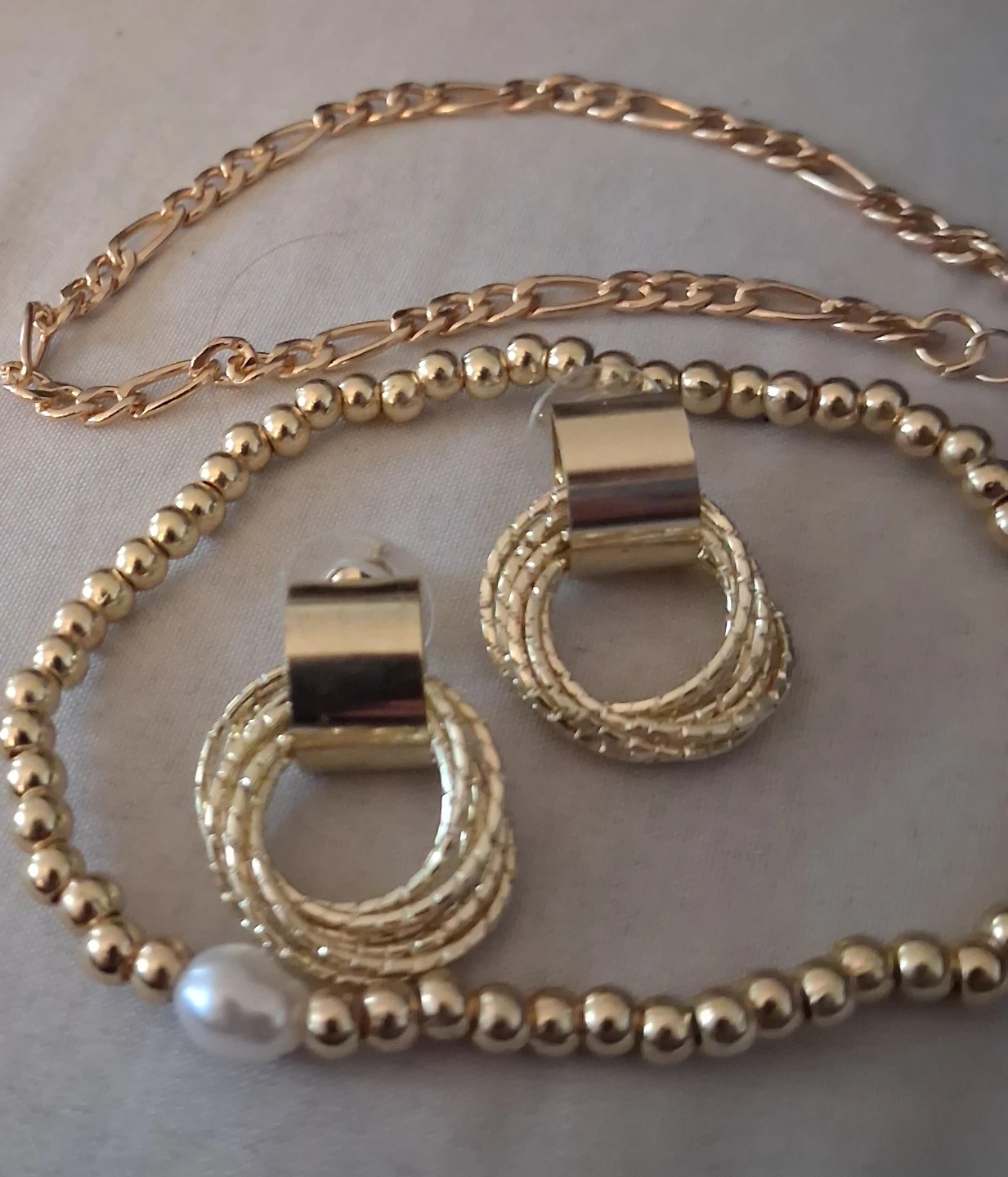 Gold tone bracelets and earrings set - photo 4