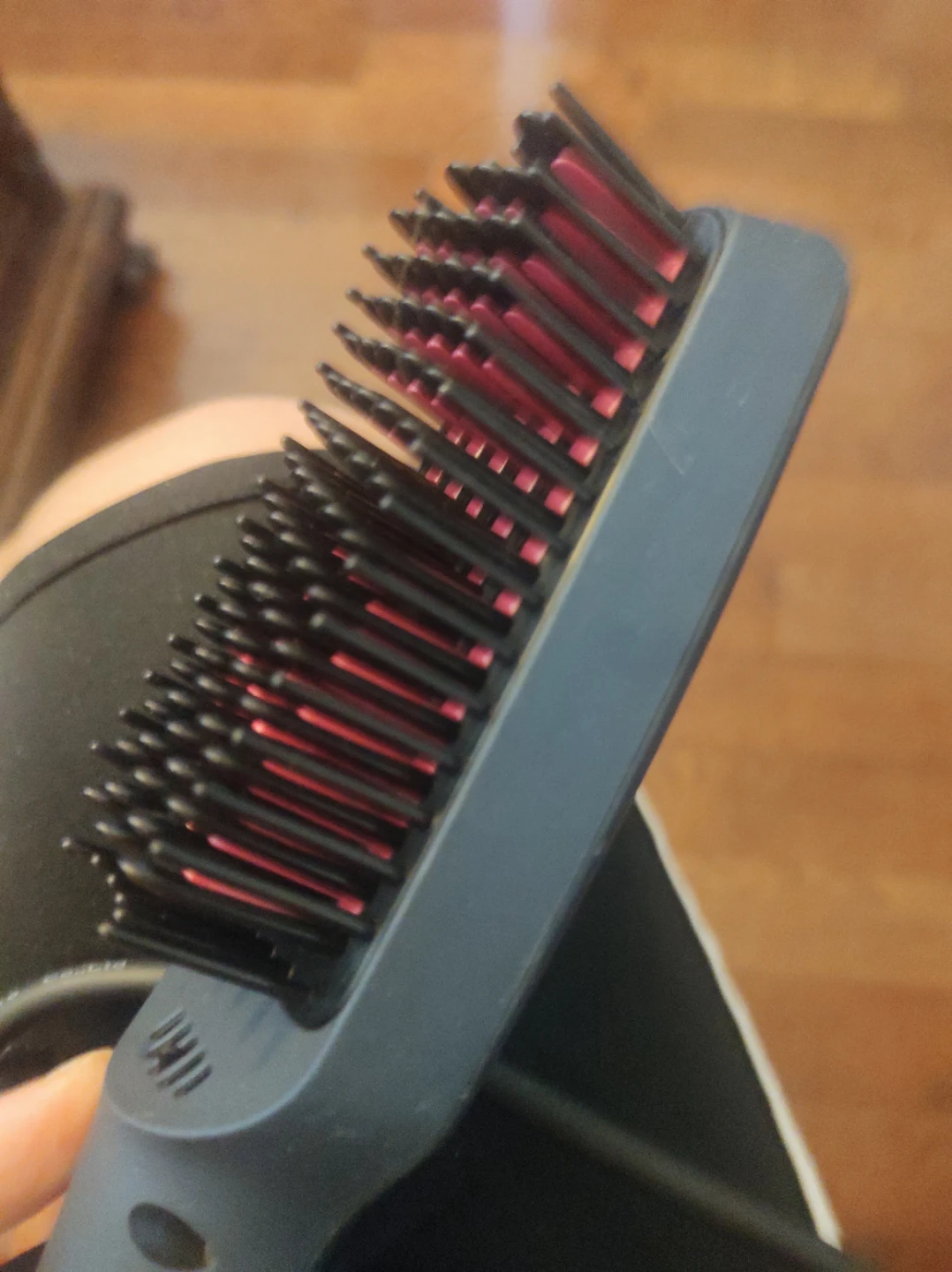 Bermunav Hair Straightener Brush - photo 2