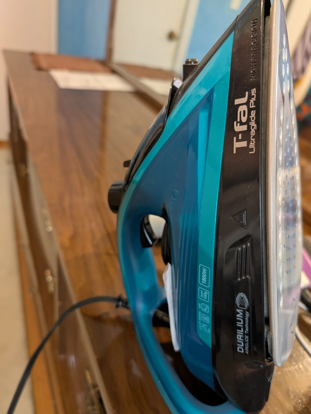 T-fal Ultraglide Plus Steam Iron - photo 3