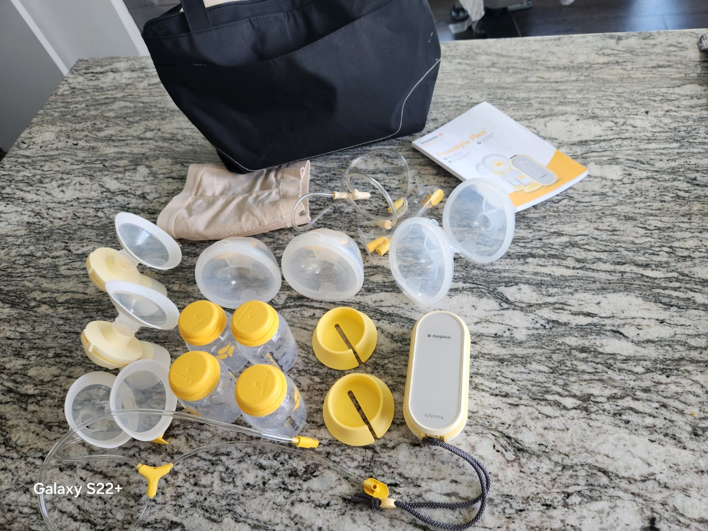 Medela Freestyle Flex Double Electric Breast Pump + storage bag - photo 3