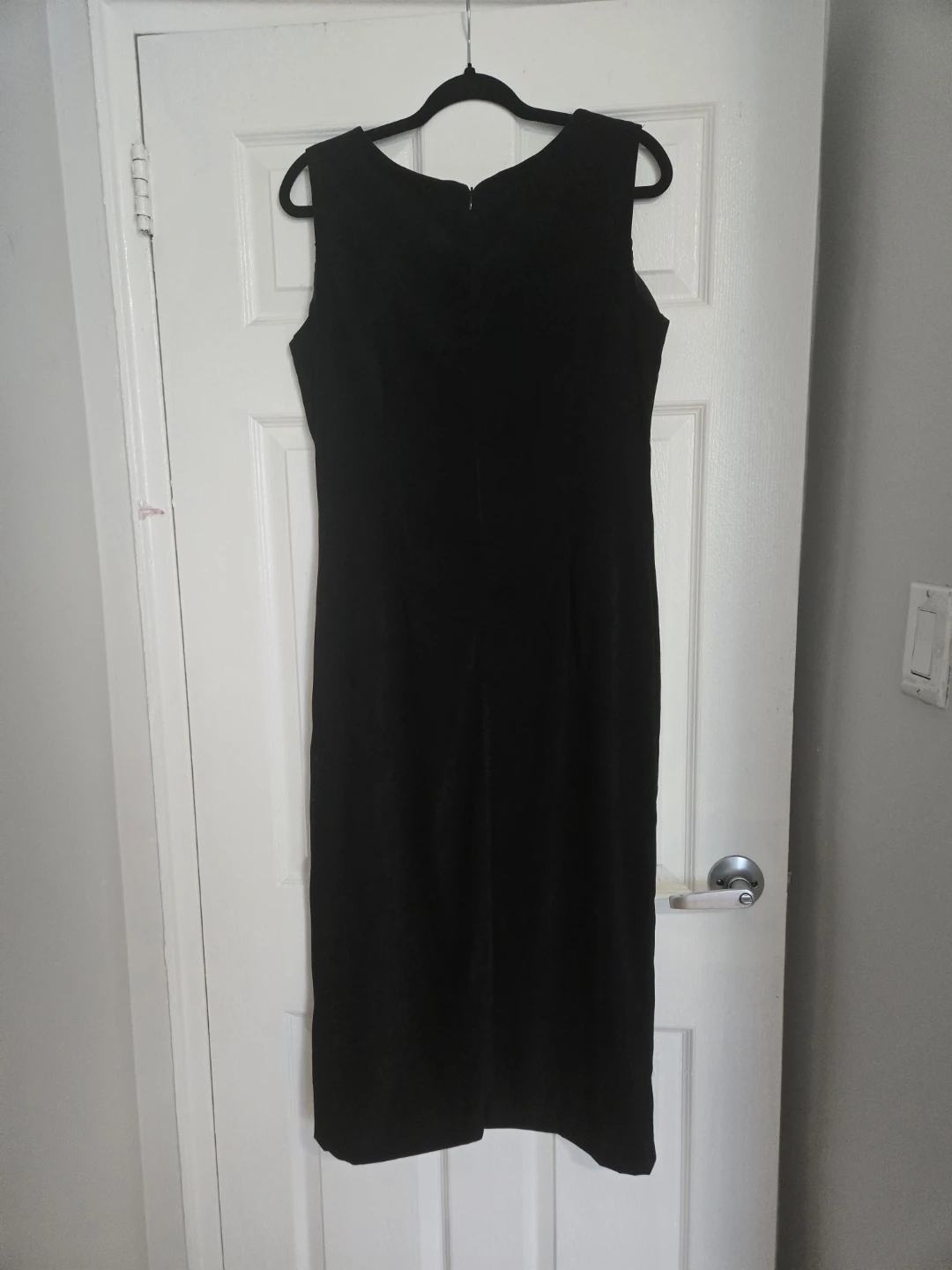 SOPHISTICATE Black Sleeveless Sheath Dress -Size 8 - photo 3