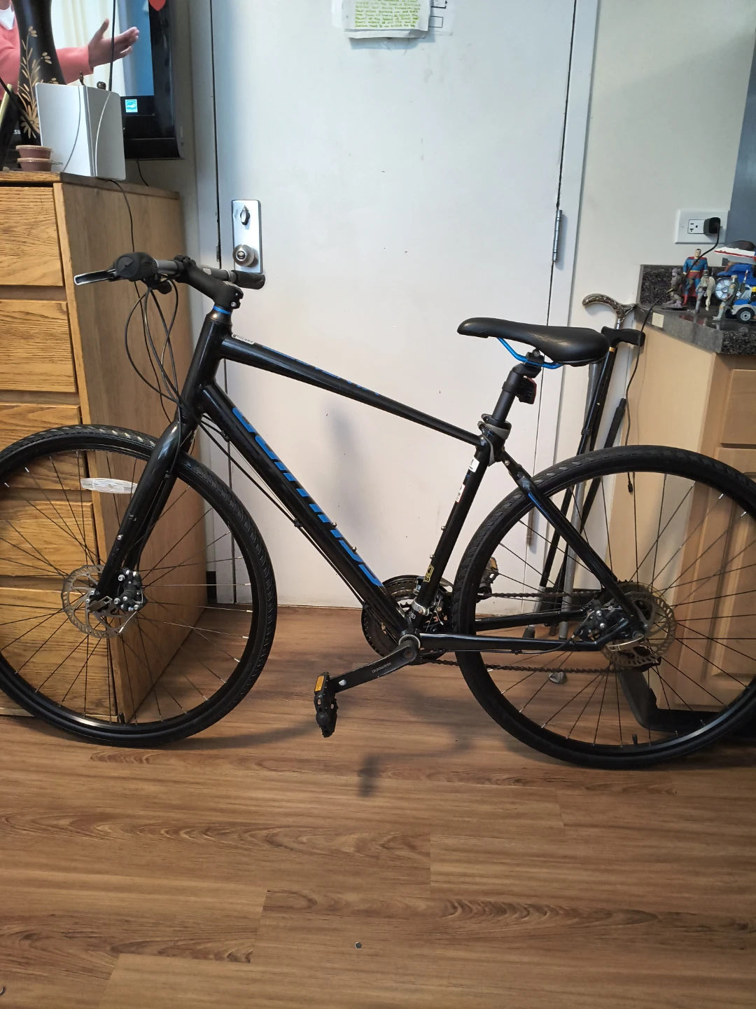 Schwinn Vantage Hybrid Bike