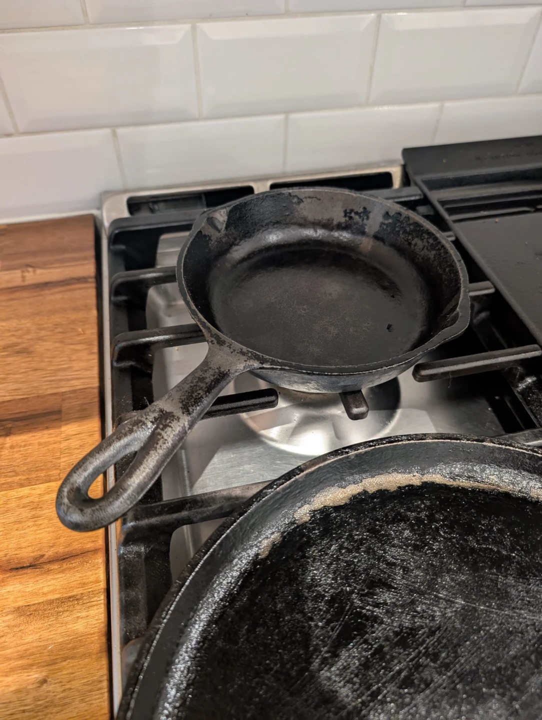 Cast iron pans - frying pan & Lodge Griddle & - photo 5
