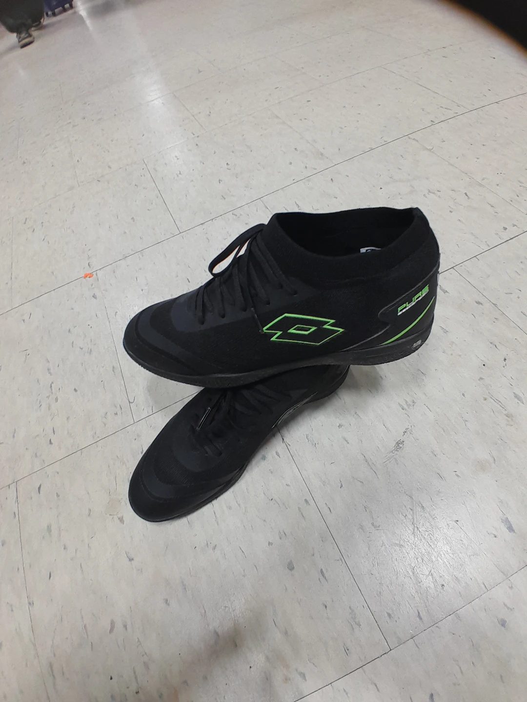 Lotto Black Indoor Soccer Shoes Men's Size 9 - photo 3