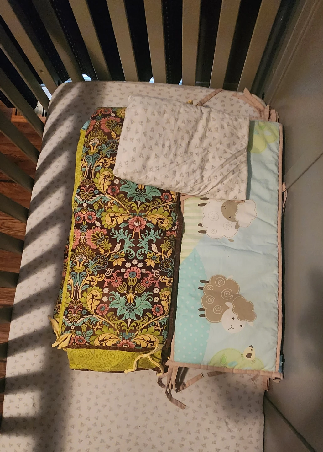 Almost New Crib - photo 4