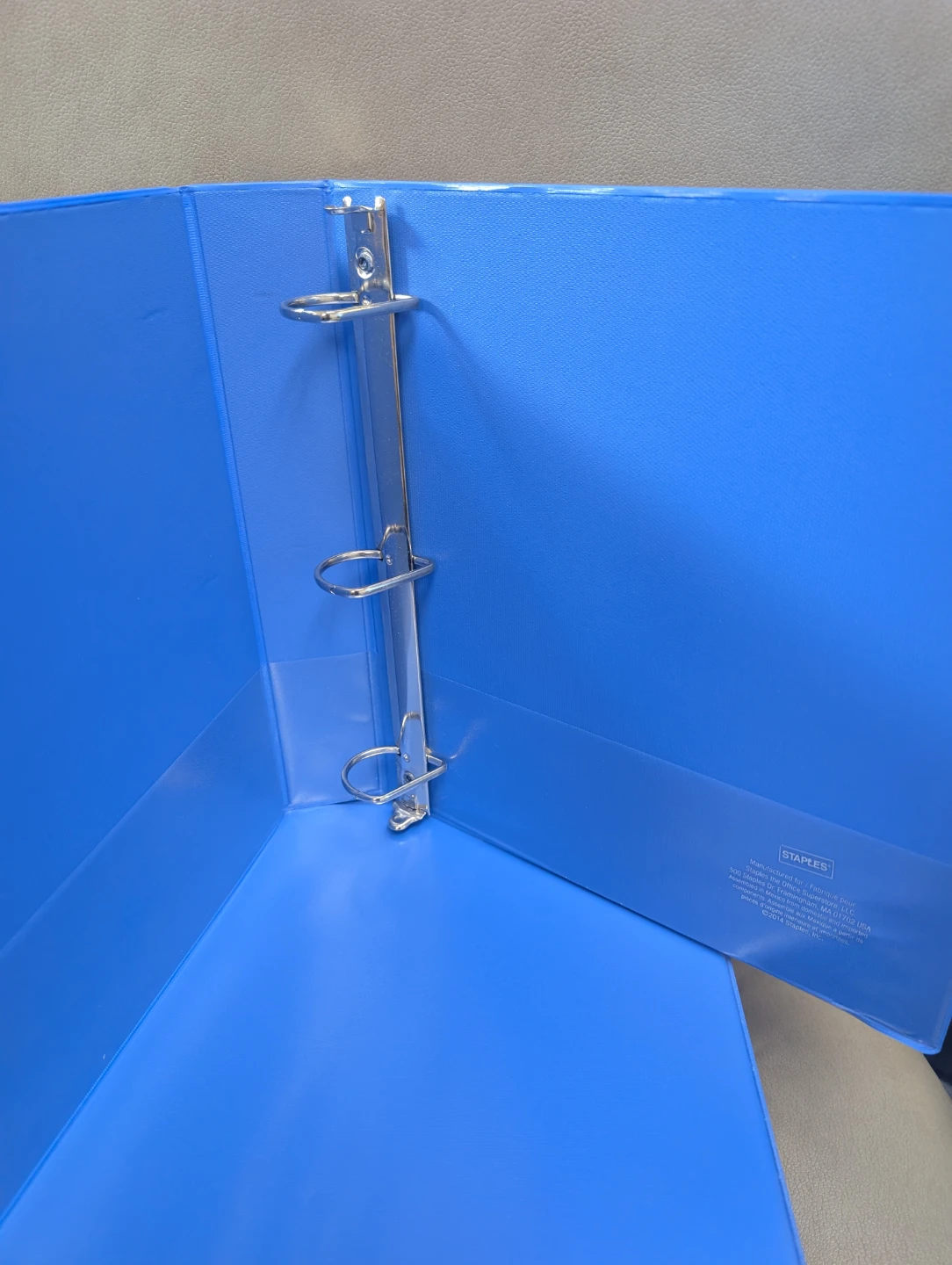Staples Standard Blue Binder - 1 1/2" - photo 3