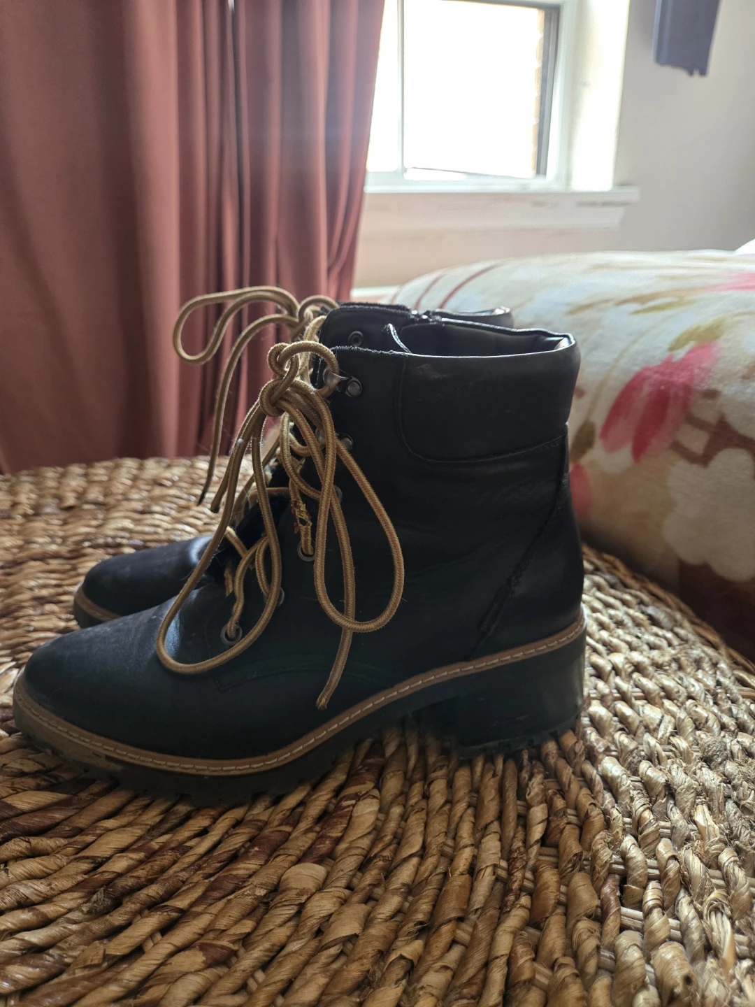 Black Leather Lace-Up Combat Boots Size 8M
