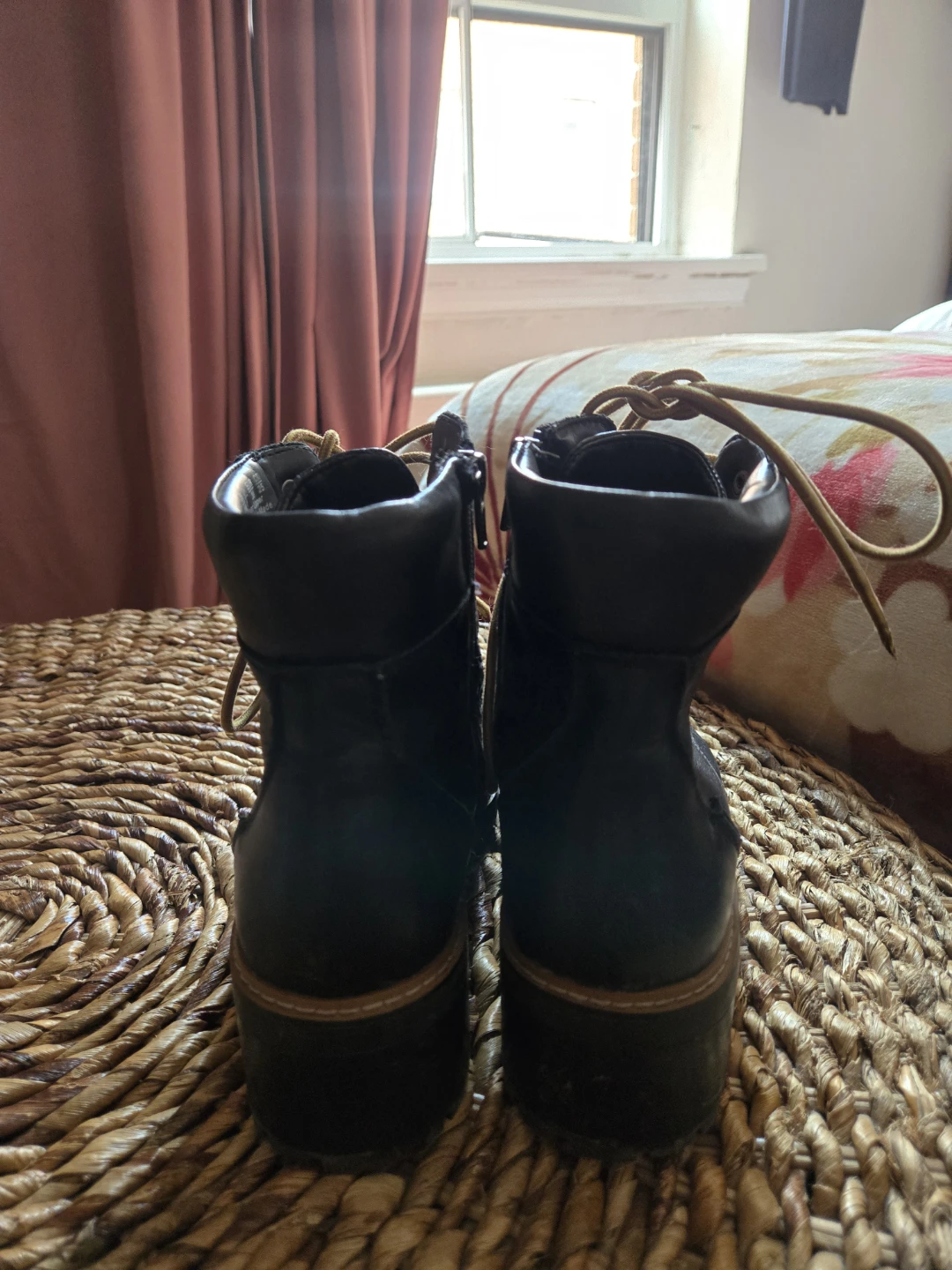 Black Leather Lace-Up Combat Boots Size 8M - photo 4