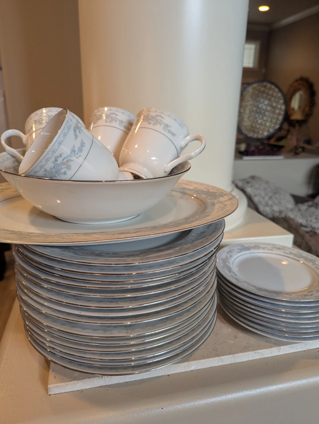 Dinnerware Set with Floral Design