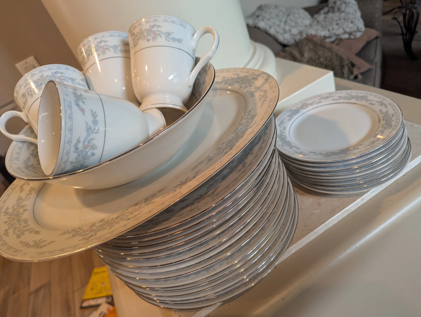 Dinnerware Set with Floral Design - photo 2