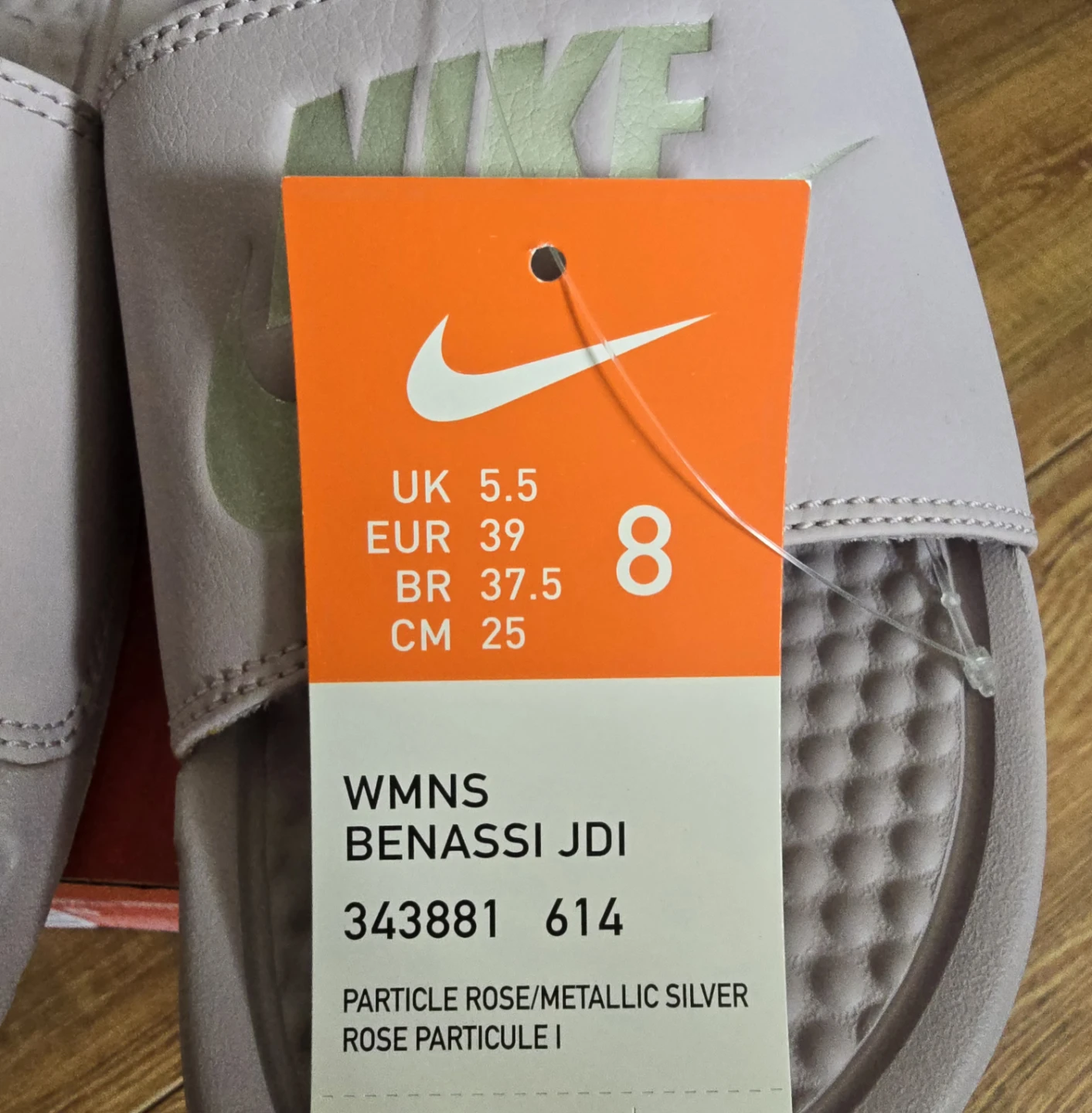 Nike Benassi Womens Size 8 - photo 2