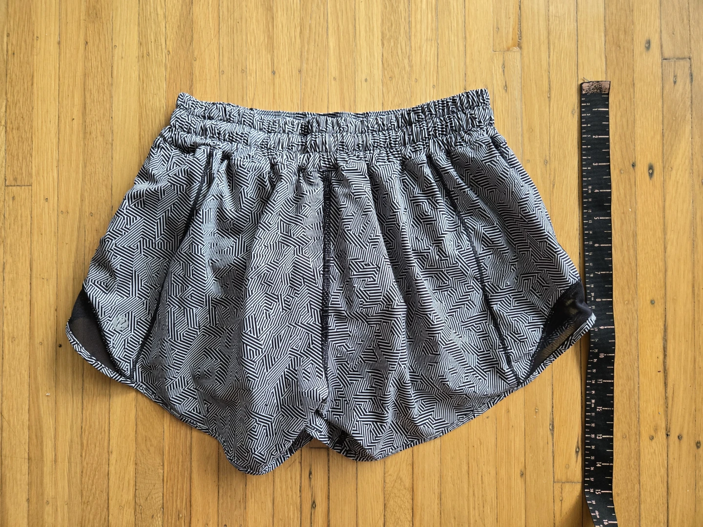 Seawheeze Lululemon Hotty Hot Shorts - photo 3