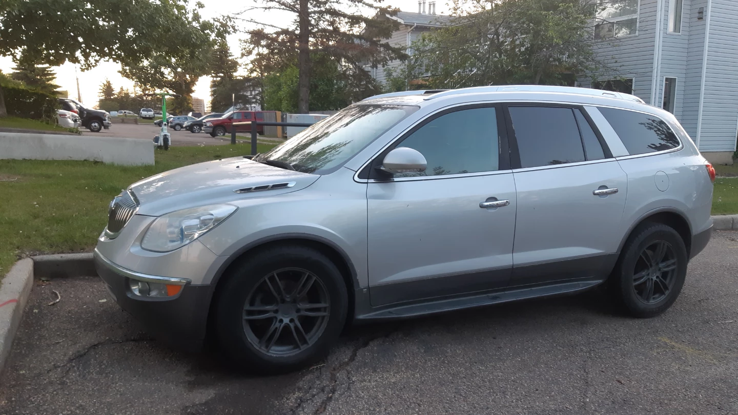 2009 Silver Buick Enclave - photo 2