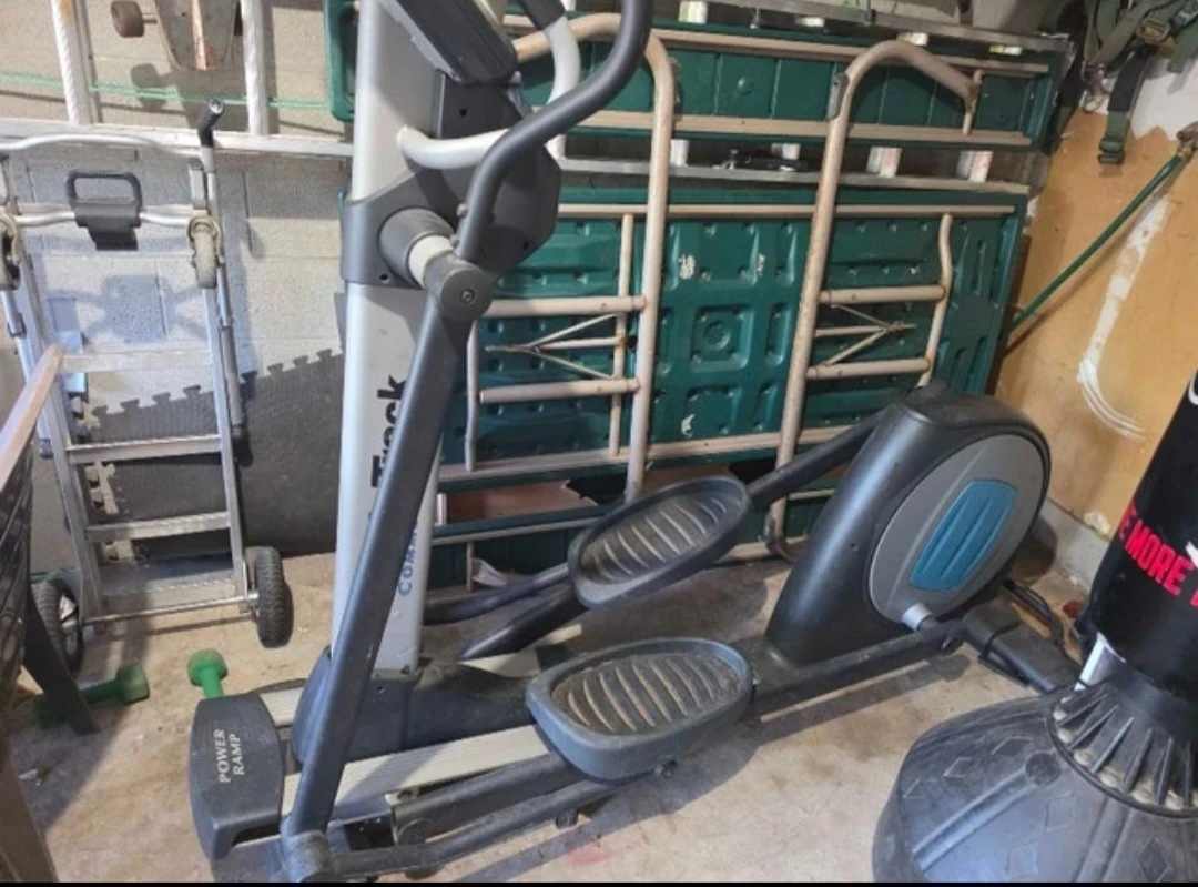 NordicTrack Commercial 1300 Elliptical - photo 2