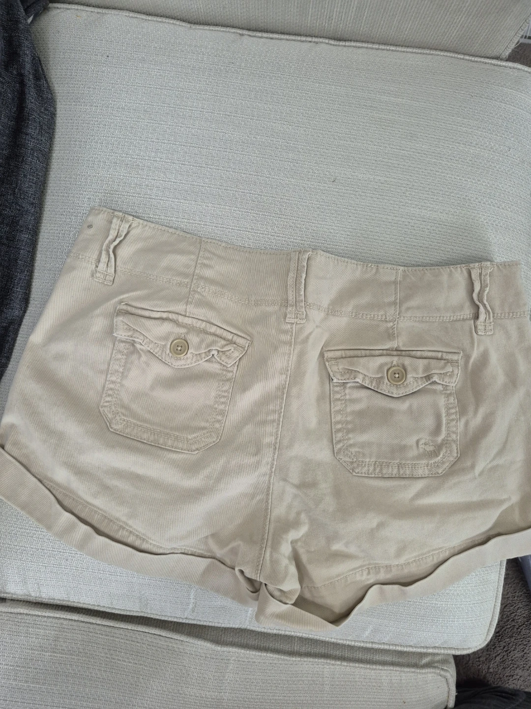 Abercrombie & Fitch Women's Khaki Shorts Size 2 - photo 2