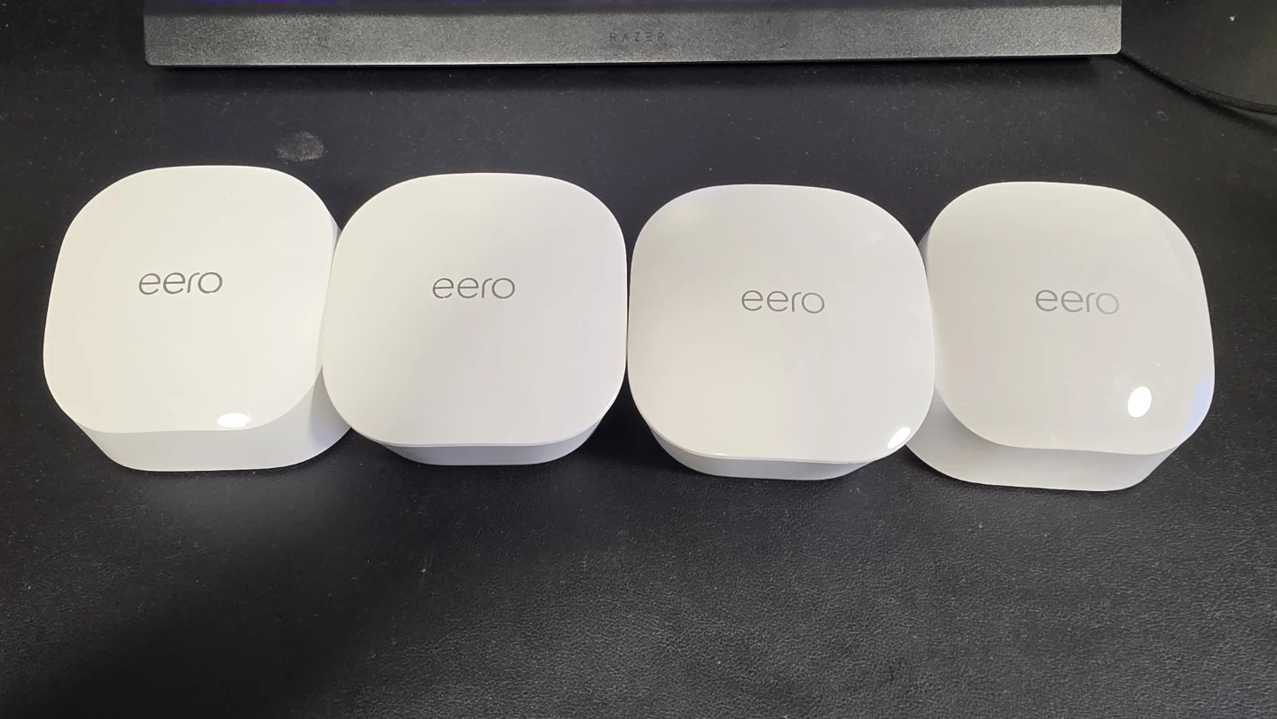 4 x Eero Wi-Fi Mesh Routers/ Extenders