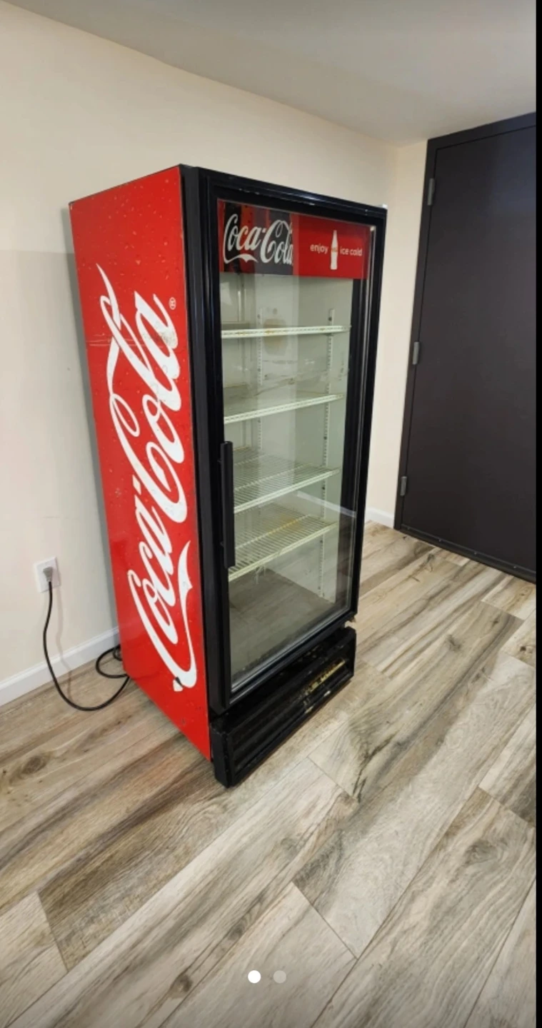 Coca-Cola Glass Door Refrigerator⚽