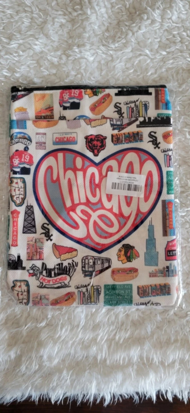 ⚽ BNIB Chicago Themed Pouch Bag