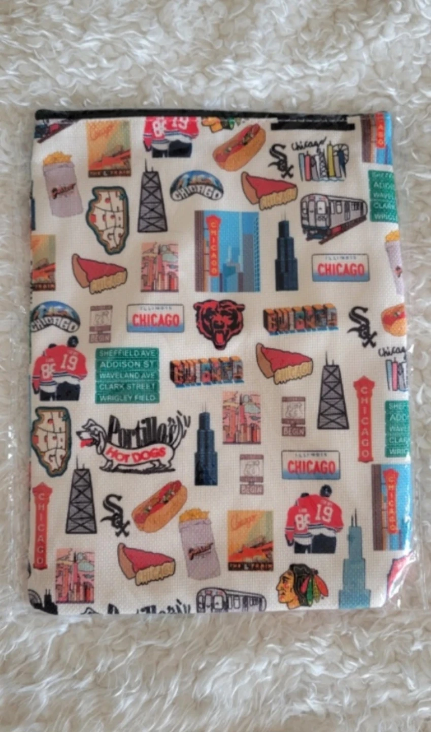⚽ BNIB Chicago Themed Pouch Bag - photo 2